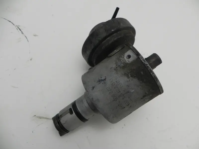 (Used) 914 1.7L Distributor 1970-73 1