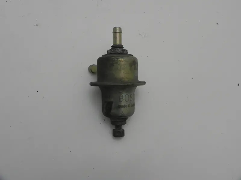 (Used) 914/4 Bosch Fuel Pressure Regulator - 1970-76 1
