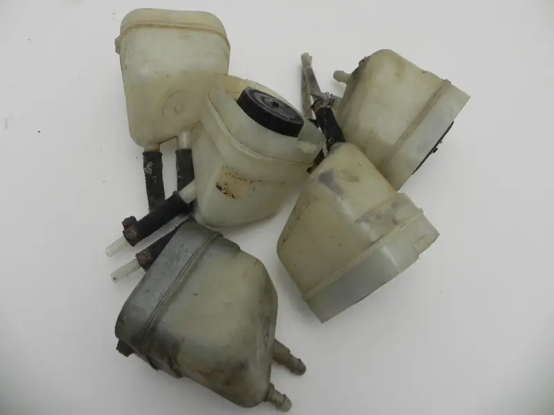 (Used) 914 Brake Master Cylinder Reservoir 1970-76 1