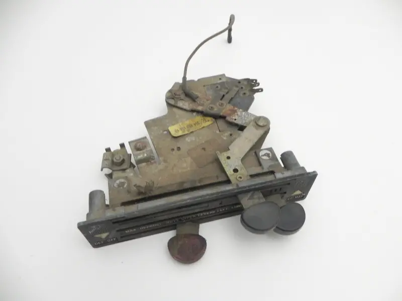 (Used) 914 Dash Fresh Air Defroster Switch Panel - 1970-76 1
