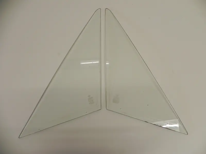 (Used) 914 Delodur Vent Window Set Clear - 1970-76 1