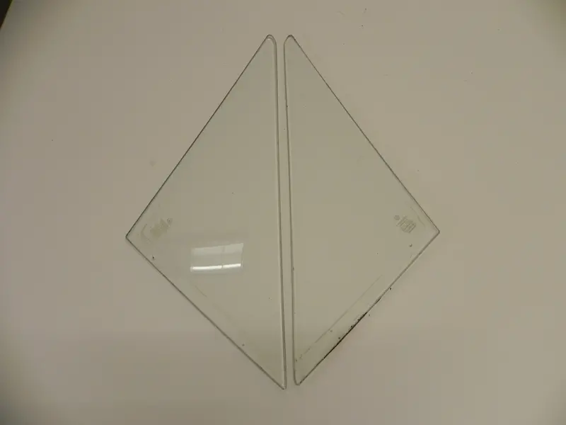 (Used) 914 Delodur Vent Window Set Clear - 1970-76 2
