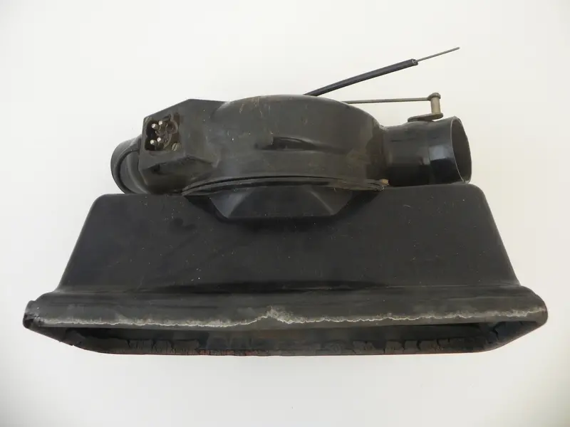 (Used) 914 Fresh Air Inlet Box 1970-76 1