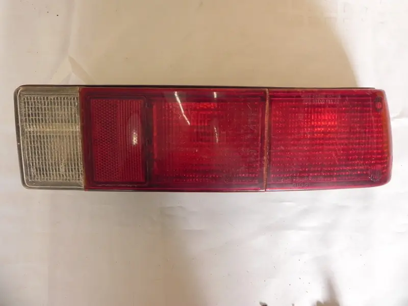 (Used) 914 Tail Light Right - 1970-76 1