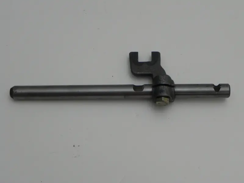 (Used) 915 3Rd/4Th Shift Rod And Fork 1972-85 1