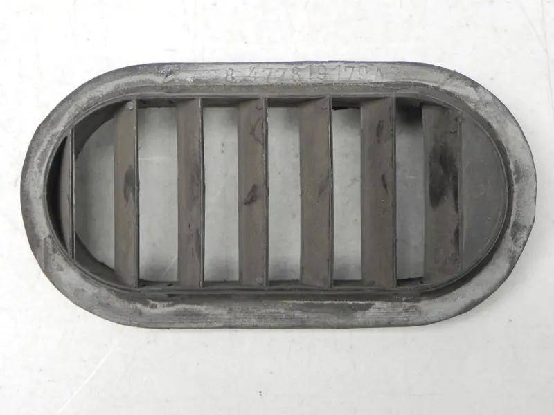 (Used) 924/944/968 Drivers Side Door Air Vent - 1977-95 1