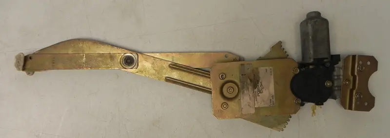 (Used) 924/944/968 Right Window Regulator - 1977-95 1