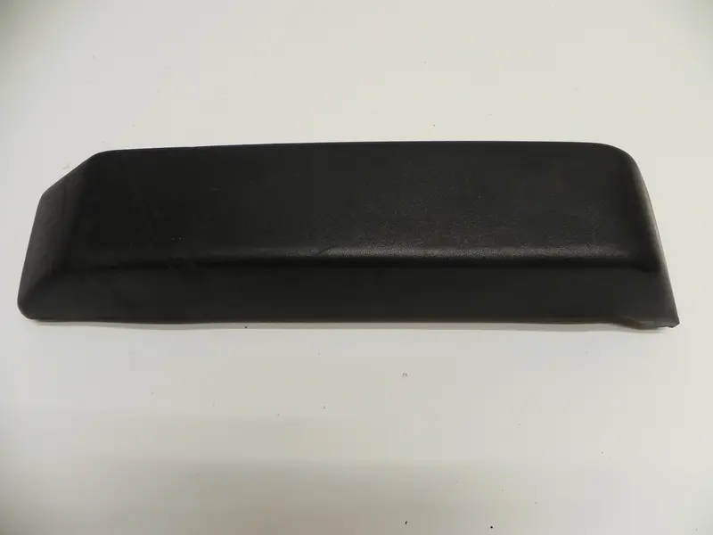 (Used) 924/944 Front Bumper Guard Rubber Left - 1979-91 2