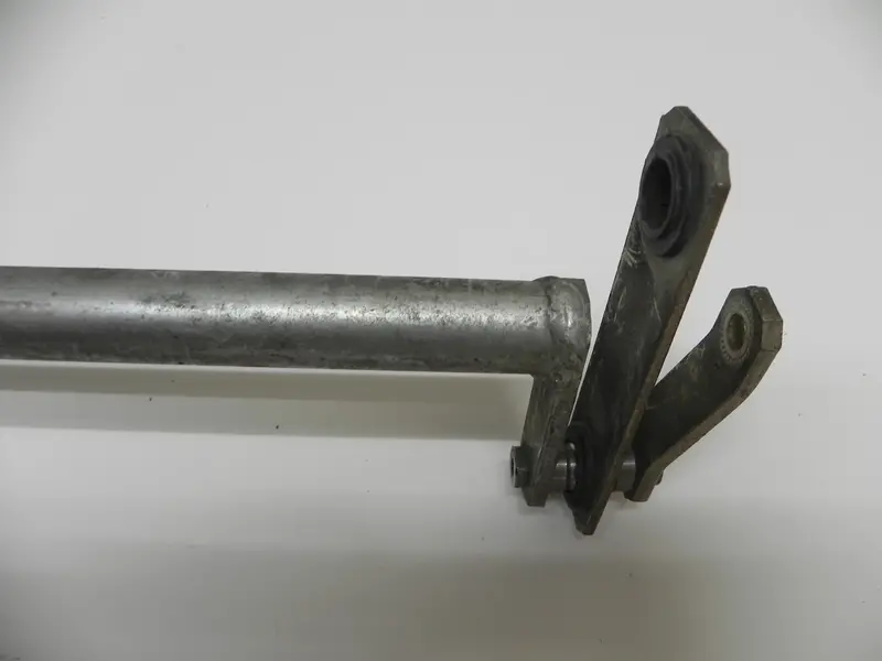 (Used) 924/944 Pop-Up Headlight Control Shaft - 1976-91 2