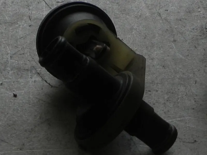 (Used) 928/944/968 Heater Control Valve - 1978-95 1