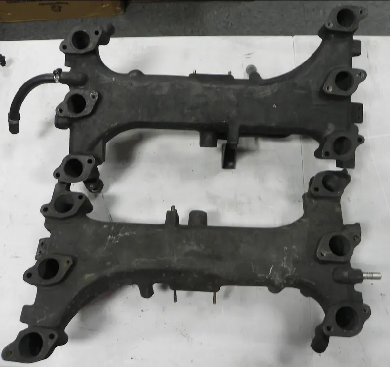 (Used) 930 3.3L Intake Manifold 2