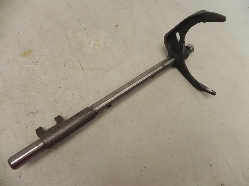 (Used) 944/944 Turbo 3Rd And 4Th Gear Fork And Rod 5-Speed - 1982-91 1