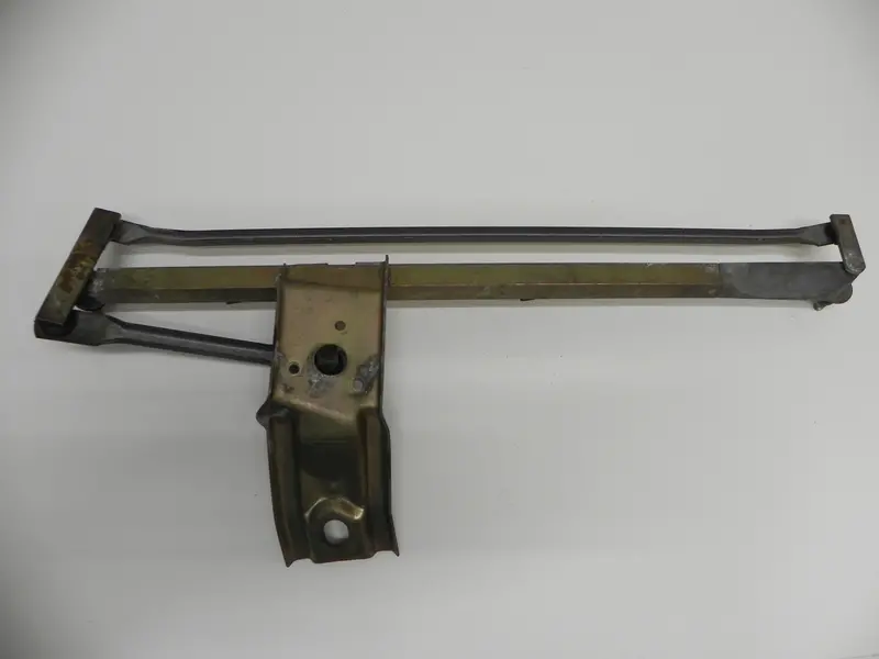 (Used) 944 Wiper Crank Drive - 1983-85 1