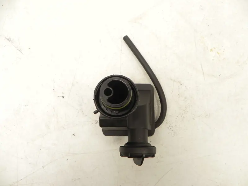 (Used) 986/Boxster Power Steering Tank Reservoir - 1996-04 1
