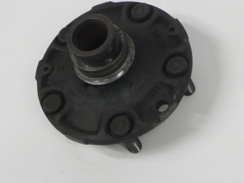 (Used) 993 Rear Wheel Hub - 1994-98 1