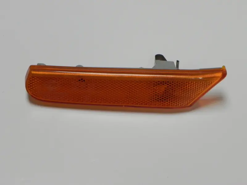 (Used) 996 Left Side Yellow Marker Light - 1994-2005 1