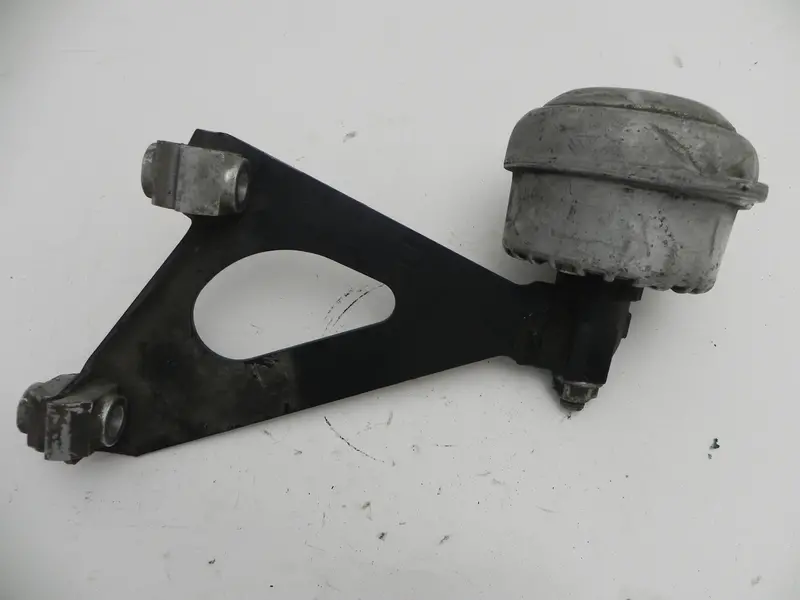 (Used) Boxtser Manual Transmission Mount Right 1999-00 1