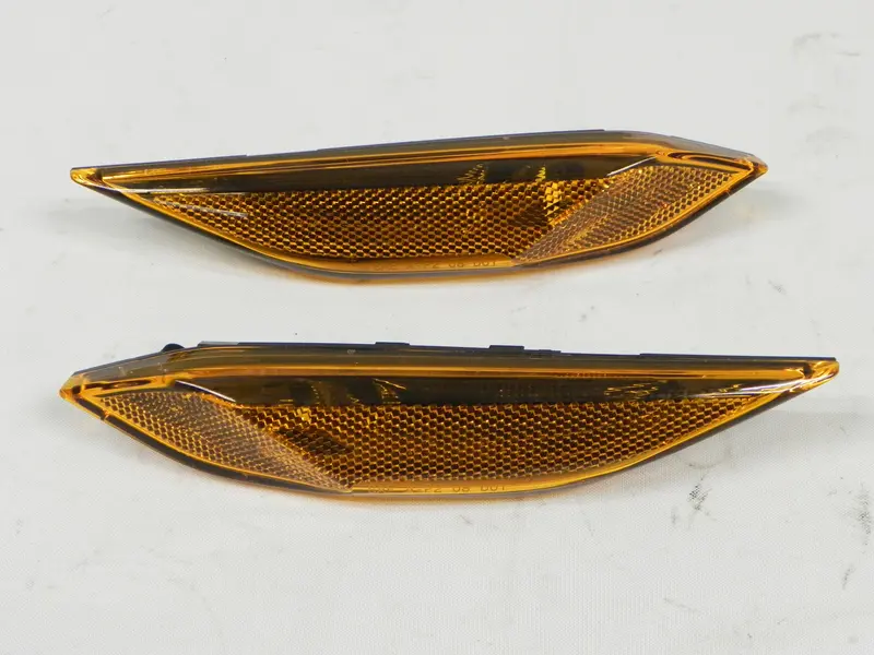 (Used) Cayenne Side Marker Housing (Pair) - 2011-15 1