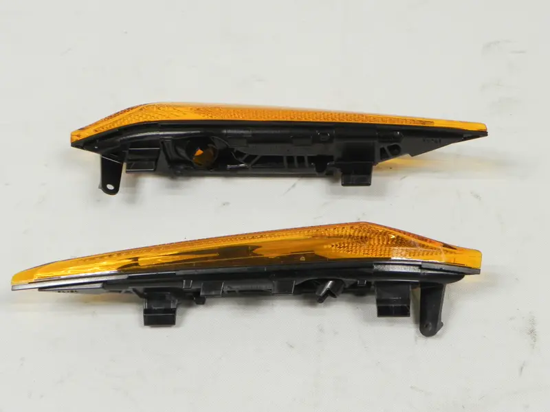 (Used) Cayenne Side Marker Housing (Pair) - 2011-15 2
