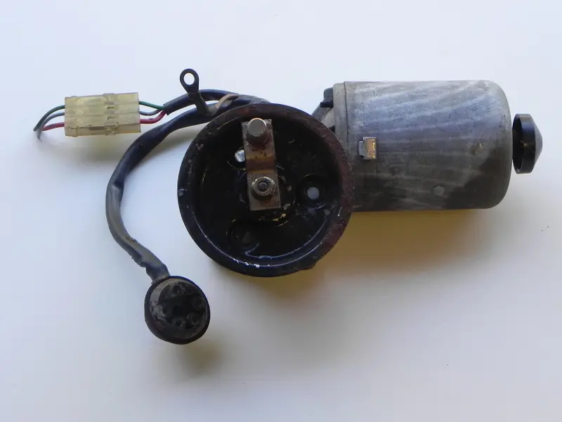 (Used) Right Side Headlight Motor 1