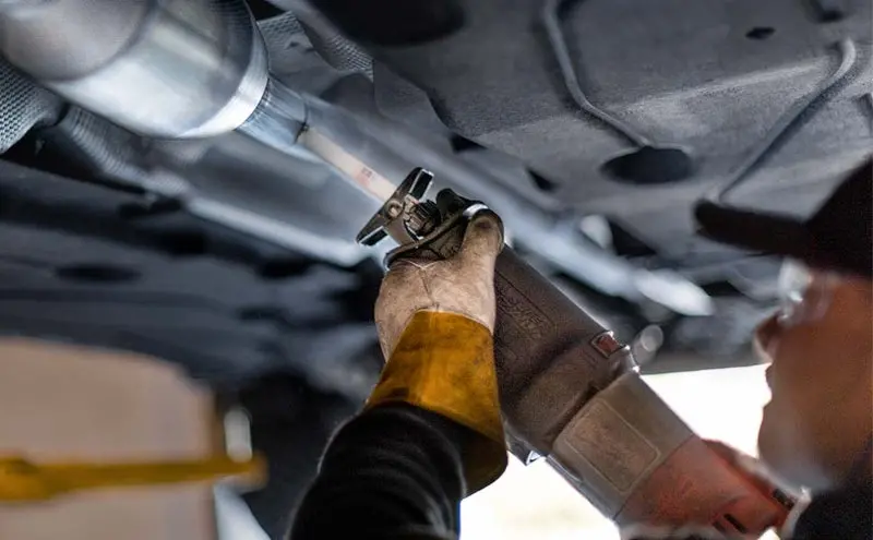 Magnaflow Direct-Fit Catalytic Converter – Oem-Replacement For 2005 Lincoln Navigator 5.4L V8 2